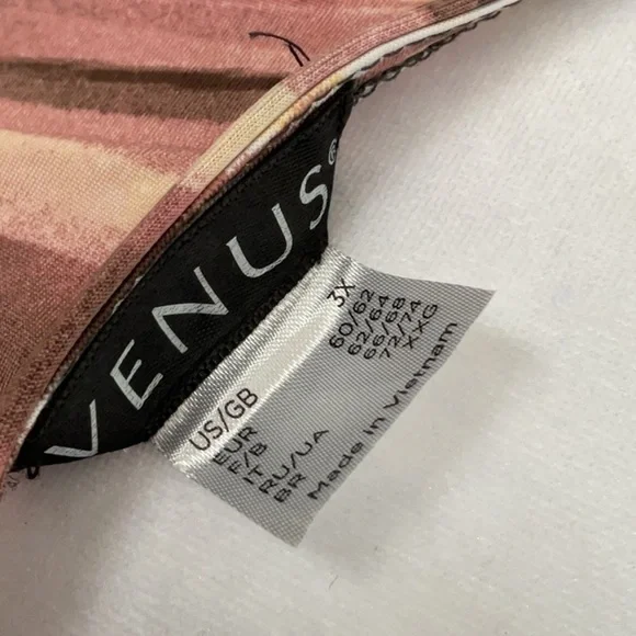 Venus Bejeweled Sleeveless Blouse - Picture 9 of 11